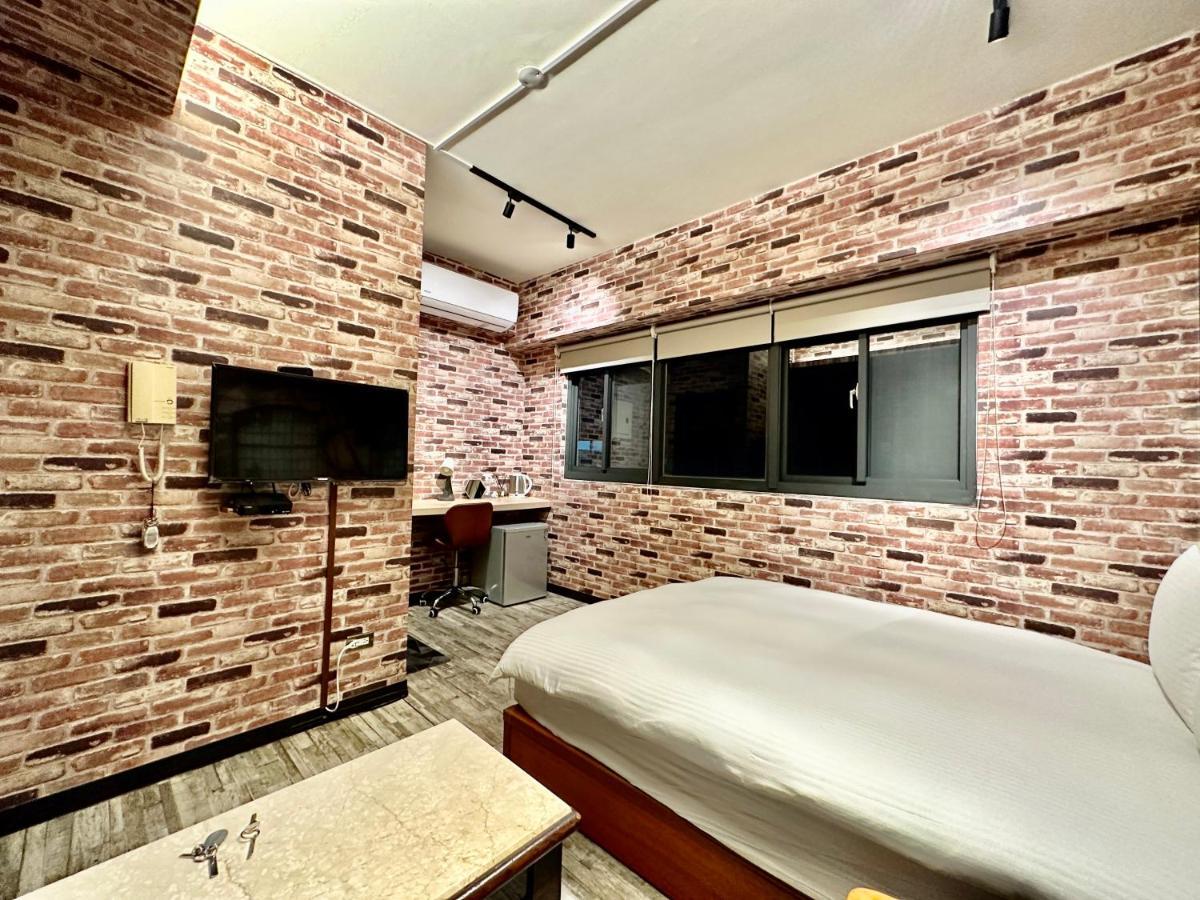 御旅 Inn Тайчжун Экстерьер фото
